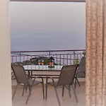 Lefkas *